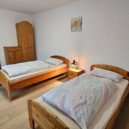 Daire Bei Fuerstenfeldbruck Landsberg In Ot Duenzelbach Beim Binegger Moorenweis